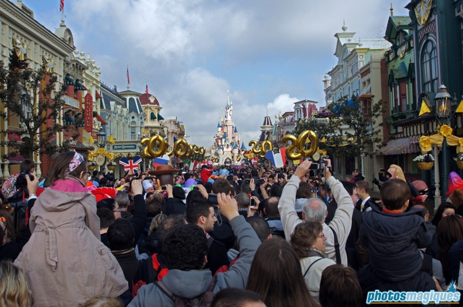 Flashmob on Main Street, U.S.A. with the Disney Cast Members