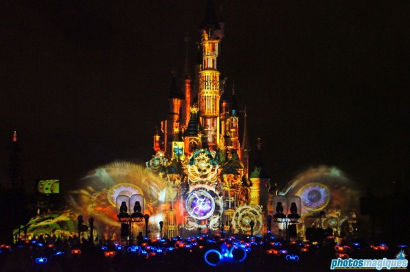 Disney Dreams watched by press with glow-up Mickey ears